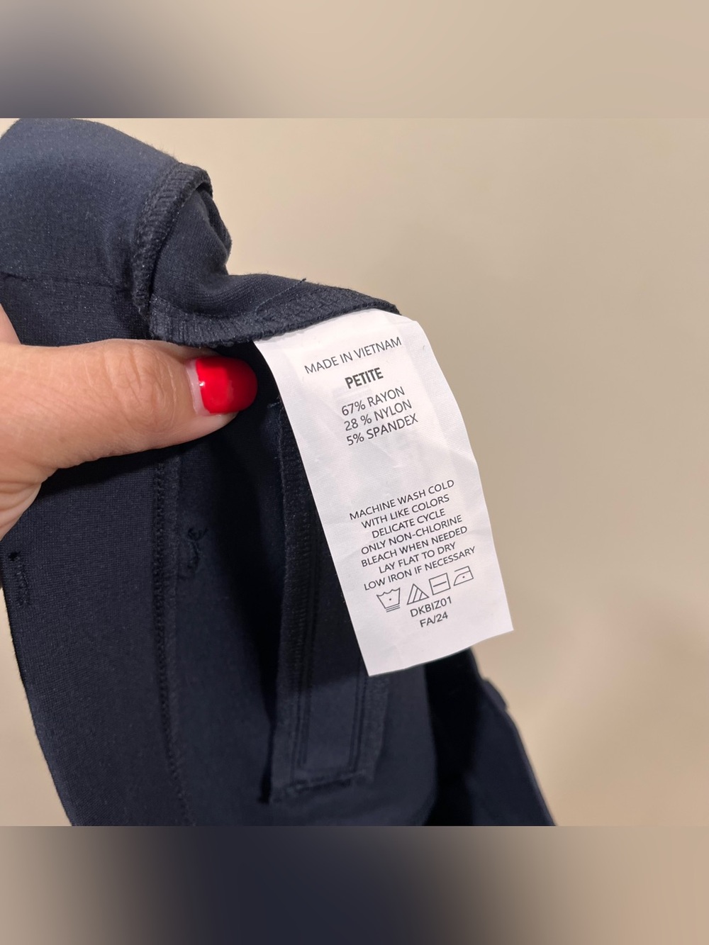 NWT Quince Slim Cropped Twill Navy small petite Ultra Stretch Ponte Straight Leg - Picture 10 of 10